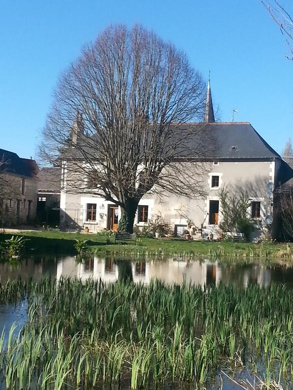 La Cle Des Jardins Bed & Breakfast Nouatre Luaran gambar