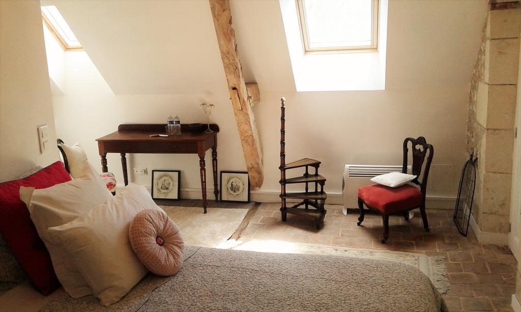La Cle Des Jardins Bed & Breakfast Nouatre Luaran gambar
